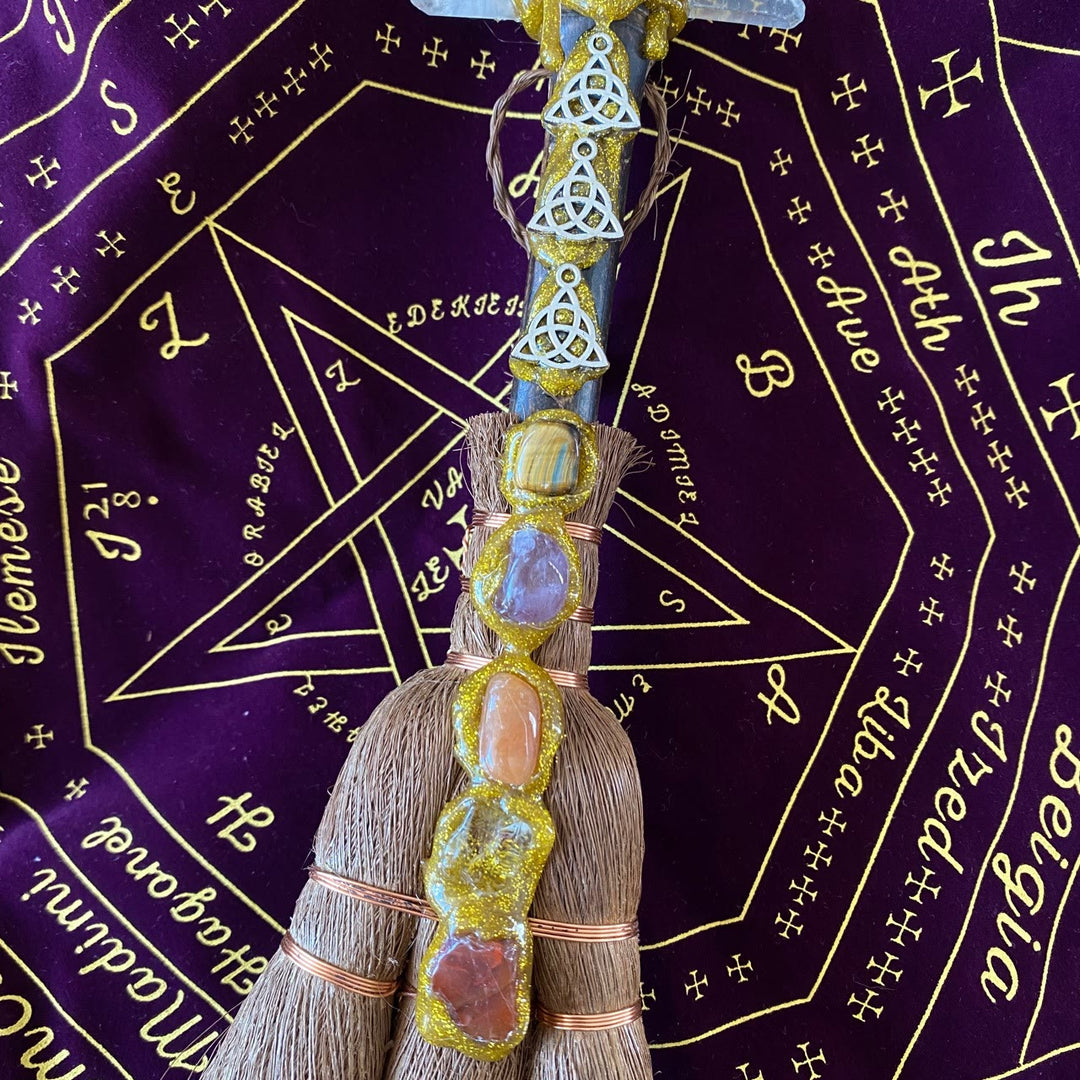 Olivenorma Cristallo naturale Magia Espulsione Props Wicca Scopa Ornamento