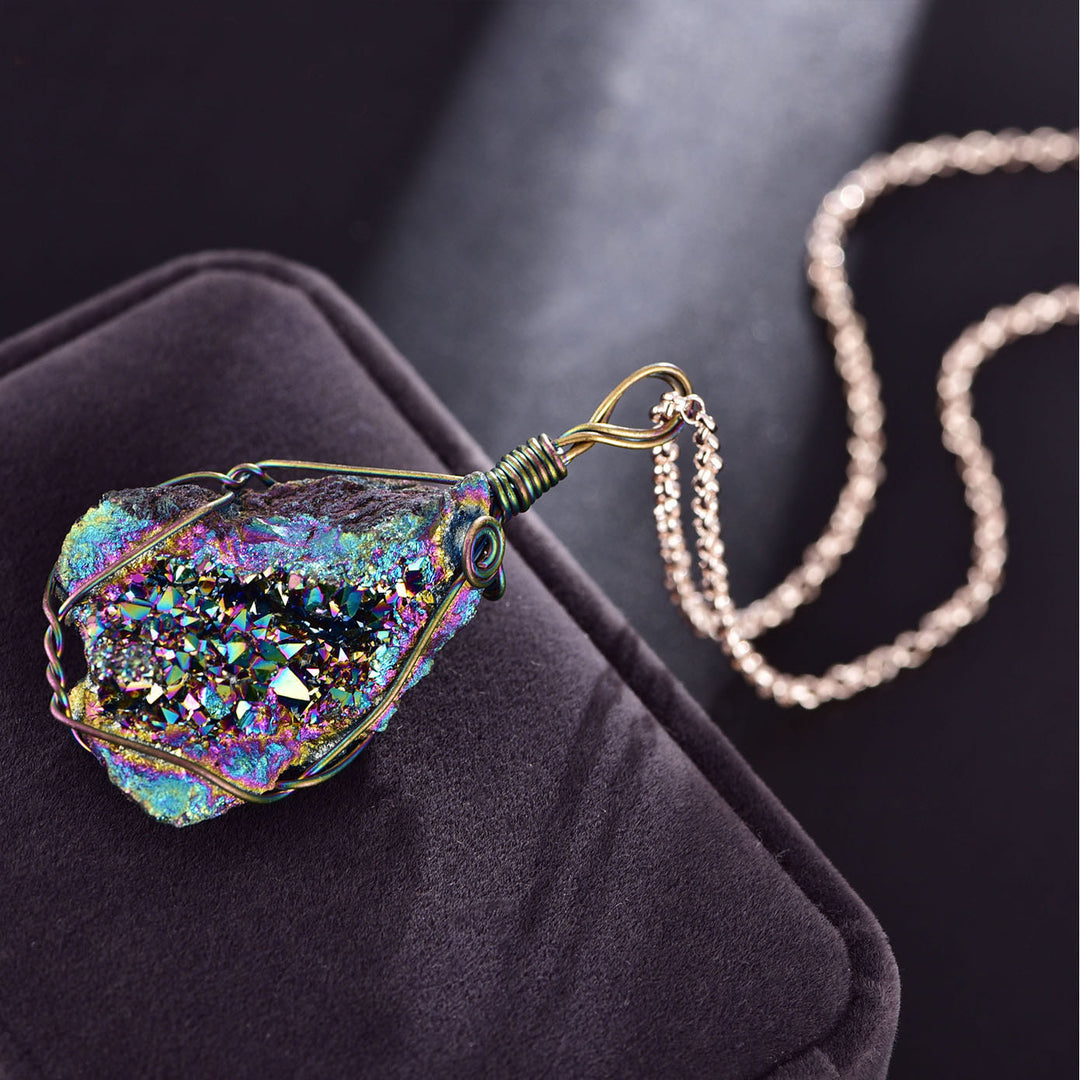 Collana con geode di pietra irregolare di labradorite naturale Olivenorma
