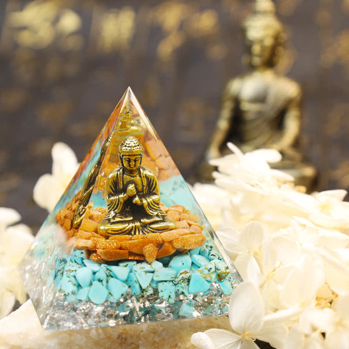 Piramide di arenaria Olivenorma con Buddha in orgone turchese 