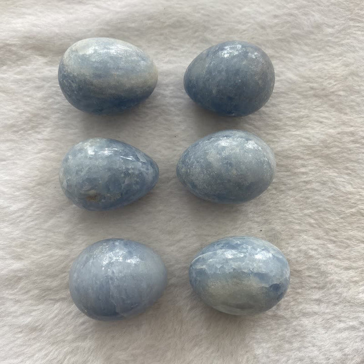 Olivenorma Uovo di cristallo a forma di uovo blu acquamarina lucidato 