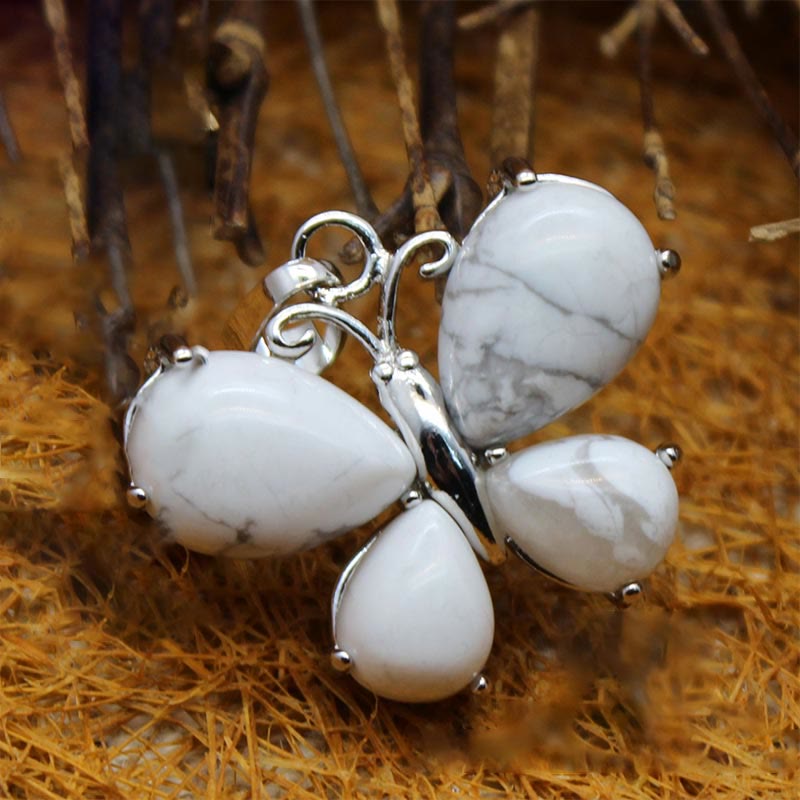 Collana a farfalla con pietra preziosa di cristallo naturale Olivenorma