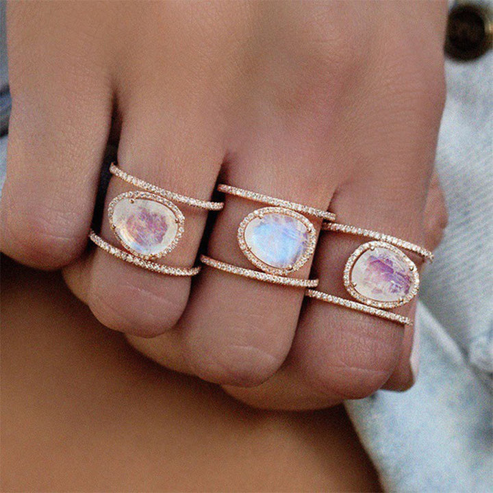 Anello con pietra di luna irregolare Olivenorma