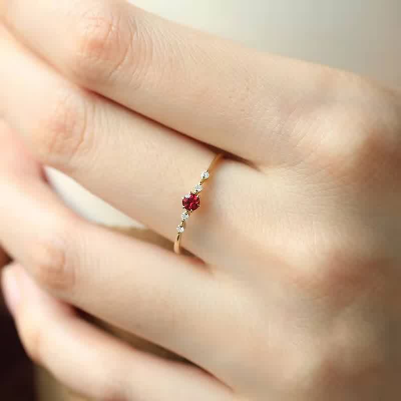 Olivenorma Anello minimalista in oro 18 carati con granato 