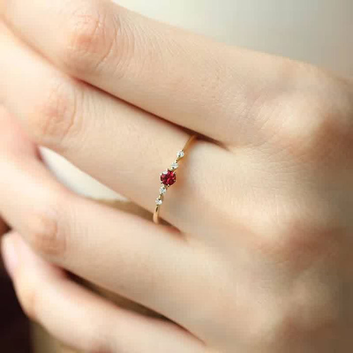 Olivenorma Anello minimalista in oro 18 carati con granato 