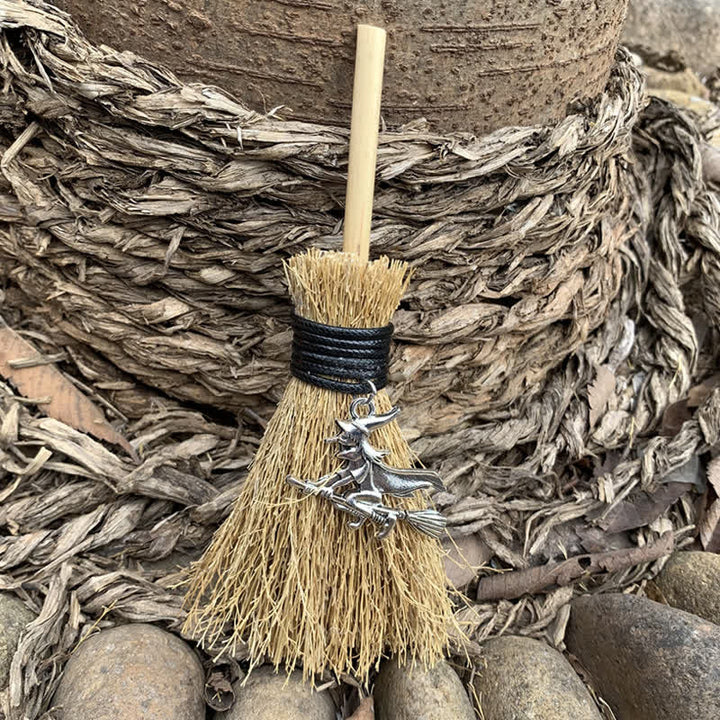 Olivenorma Mini scopa fatta a mano in cristallo ornamentale