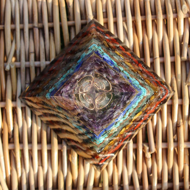 Olivenorma Chakra Naturale Piramide Orgonica Pacifica