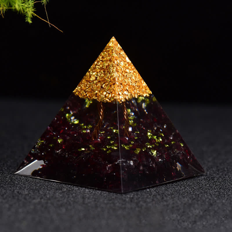 Granuli di metallo di granato Olivenorma Albero della vita Piramide di orgone 