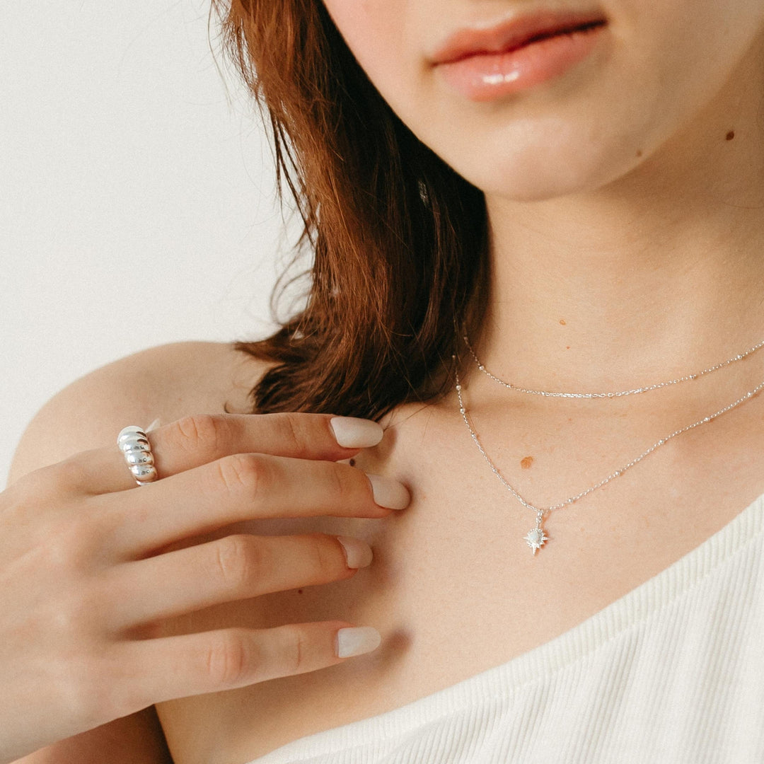Collana con stella delicata Northstar in zircone bianco opale Olivenorma