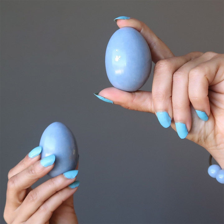 Uovo di cristallo dell'angelo custode dell'angelite di Pasqua