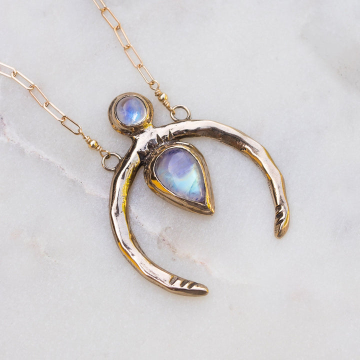 Collana Olivenorma con mezzaluna in oro e pietra di luna