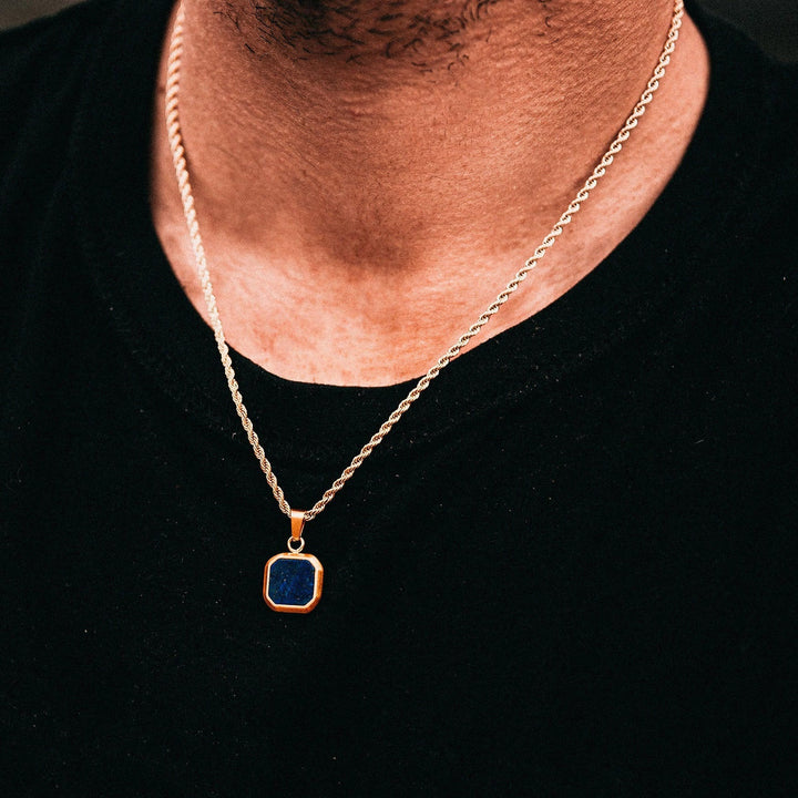 Olivenorma Collana con ciondolo quadrato da uomo con catena lunga per maglione 