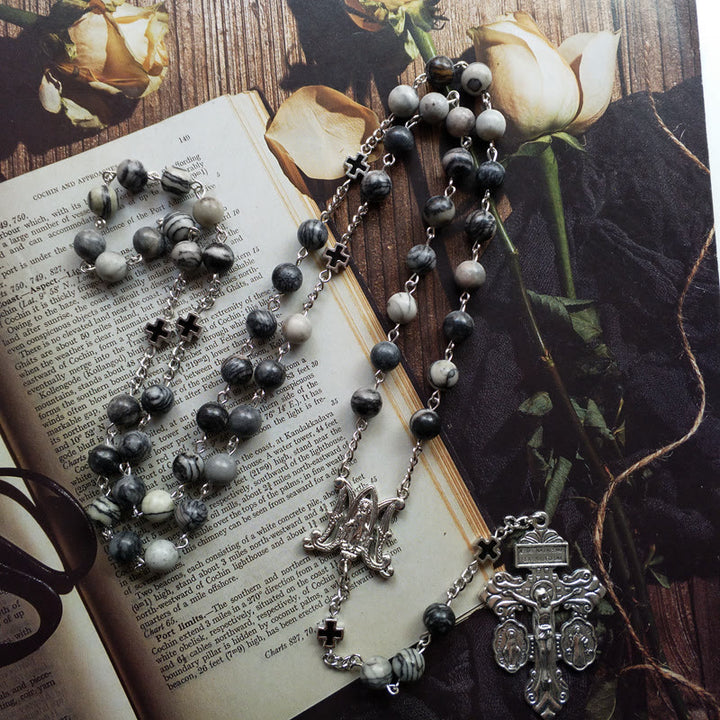 Collana rosario Olivenorma in agata nera con croce della Santa Madre
