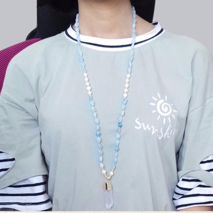 Olivenorma Collana lunga con pendente a colonna di cristallo irregolare 