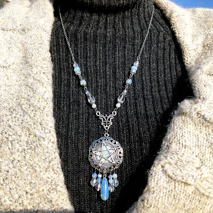 Collana con perline di cristallo a forma di stella opalina pentagramma gotico strega Olivenorma 