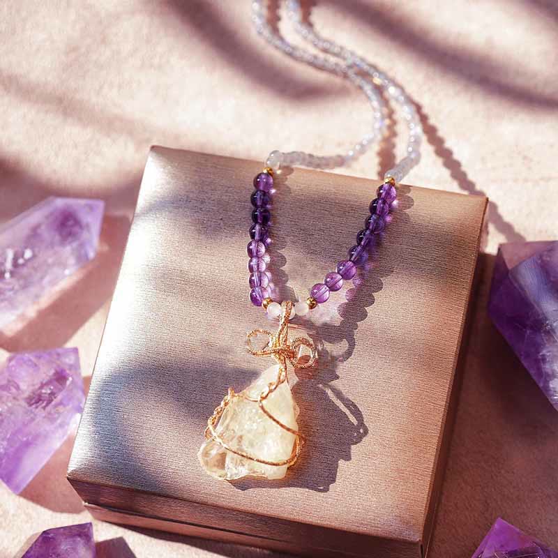 Collana con ciondolo fatto a mano in cristallo grezzo naturale Olivenorma 