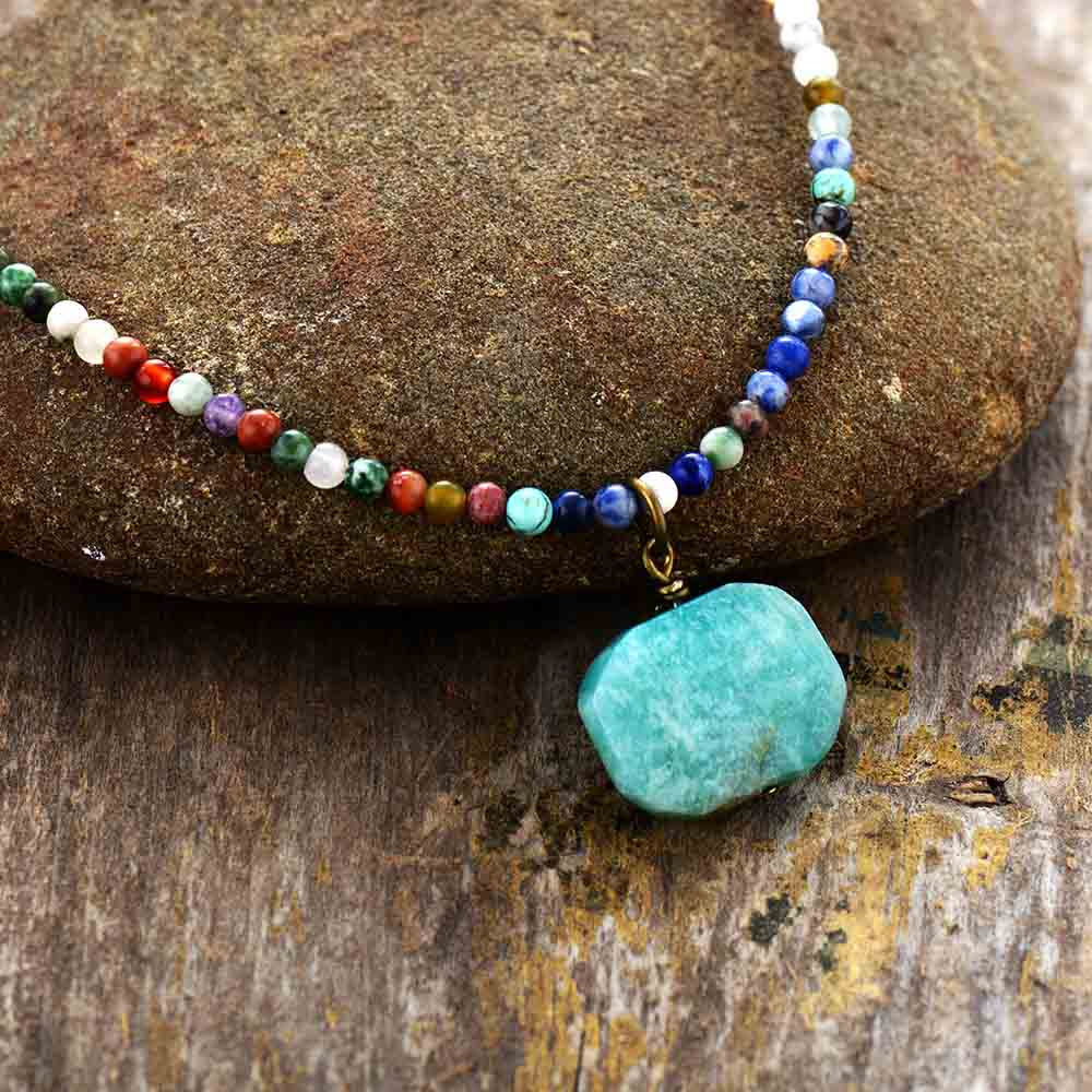 Olivenorma Collana girocollo con ciondolo geometrico in amazzonite Mala