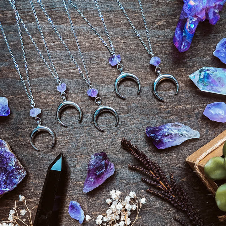 Olivenorma "LUNATHYST" - Collana con ciondolo a forma di luna stregata in ametista