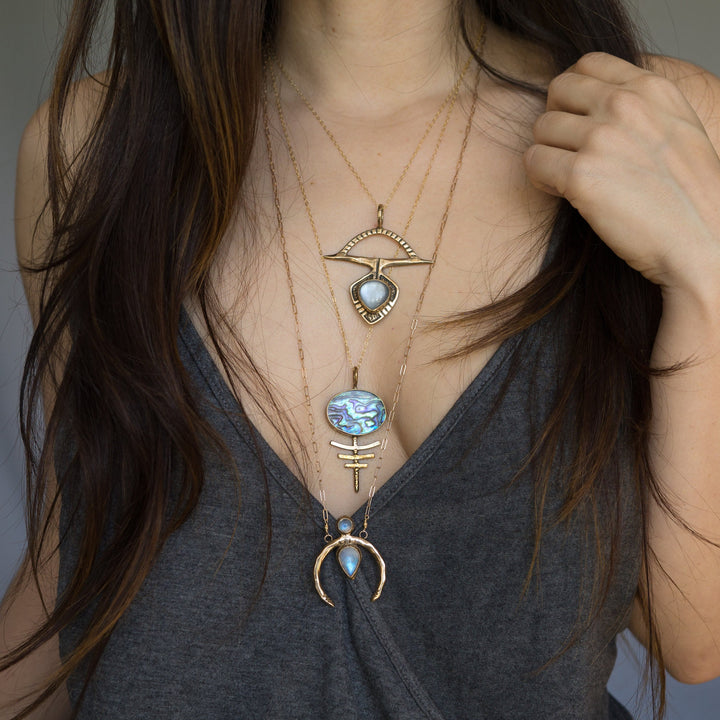 Collana Olivenorma con mezzaluna in oro e pietra di luna