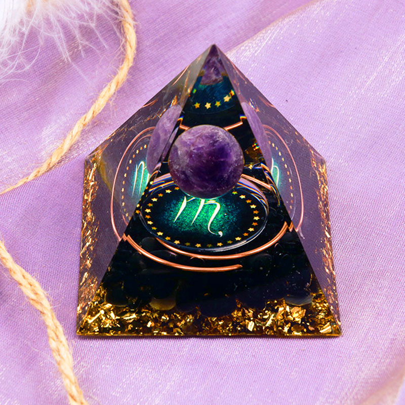 Sfera di ametista Olivenorma con piramide di orgone dello zodiaco Scorpione in ossidiana 