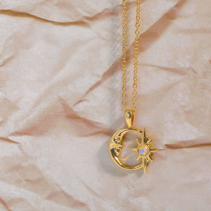 Collana con clavicola a forma di stella e luna in opale naturale Olivenorma