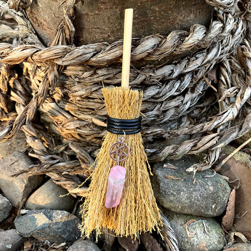Olivenorma Mini scopa fatta a mano in cristallo ornamentale