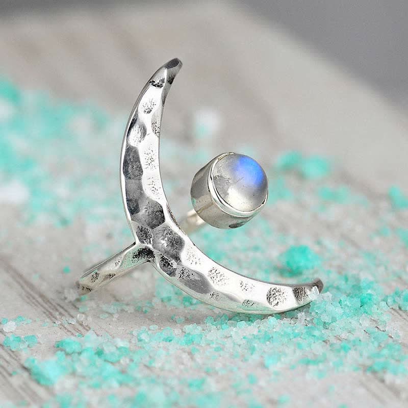 Anello con mezzaluna in pietra di luna Olivenorma