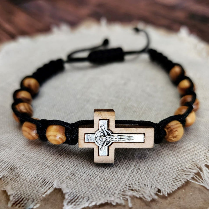Bracciale avvolgente in legno con croce di Gesù Olivenorma