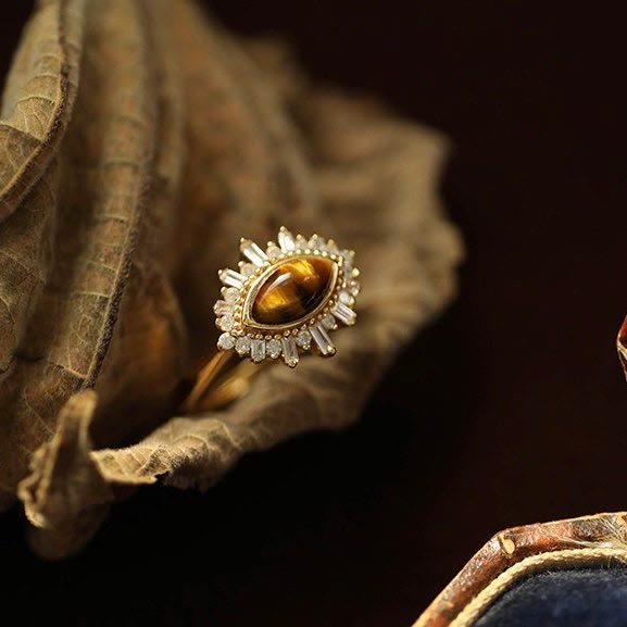 Anello vintage in oro 18 carati con occhio di tigre naturale Olivenorma 