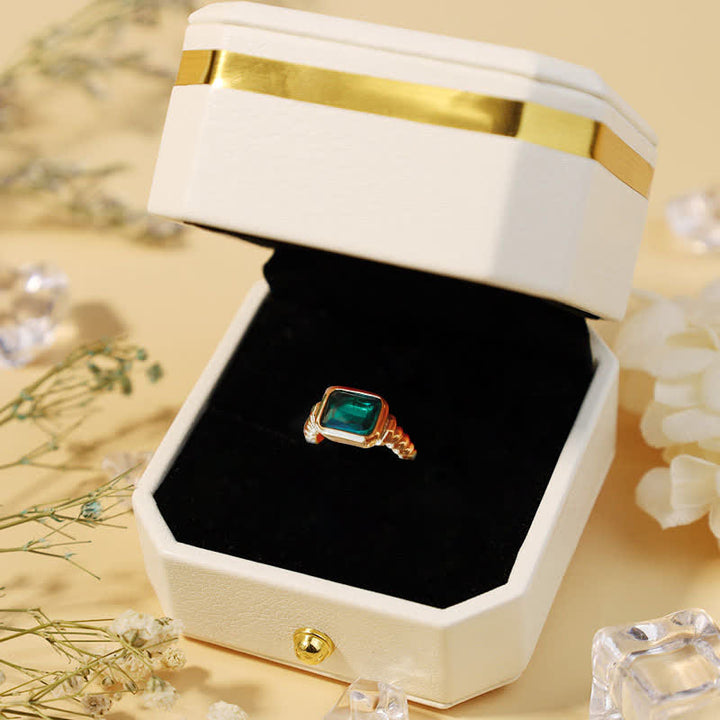 Olivenorma The Fortune Bringers - Anello con sigillo in oro 18 carati e smeraldo