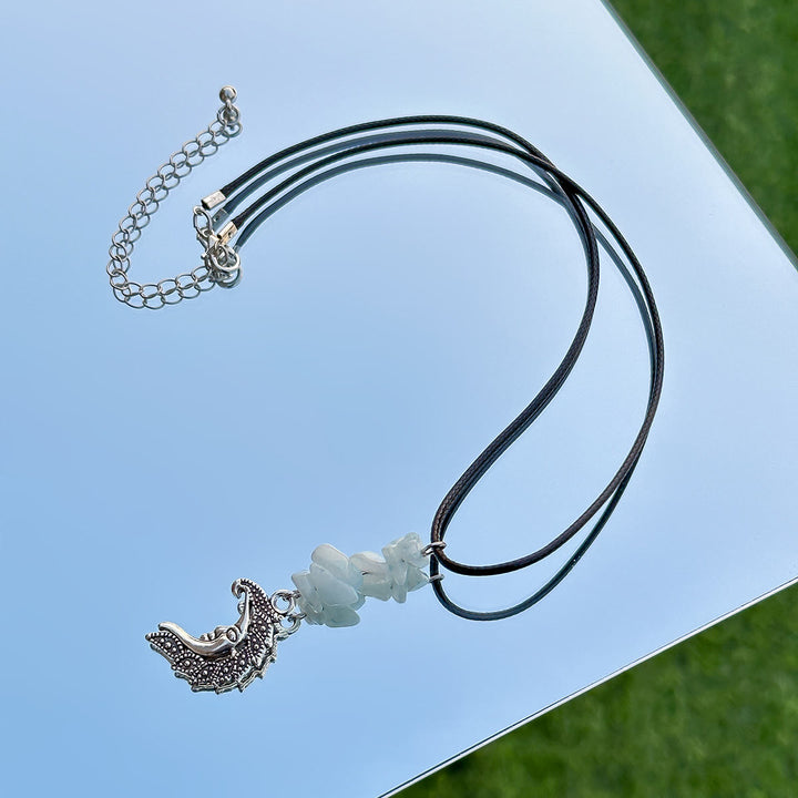 Collana in filo di cera di pelle con nappa a farfalla in pietra naturale Olivenorma