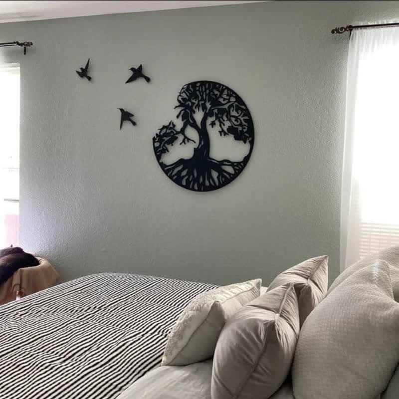 Decorazione da parete in metallo con albero della vita e tre uccelli