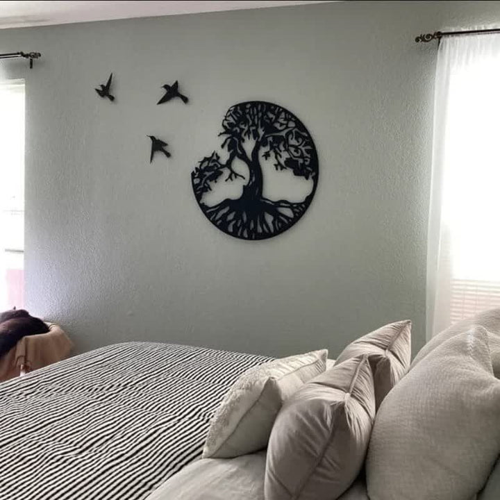 Decorazione da parete in metallo con albero della vita e tre uccelli