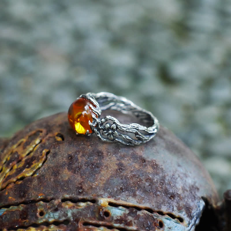 Anello antico con fiore d'ambra - image 5