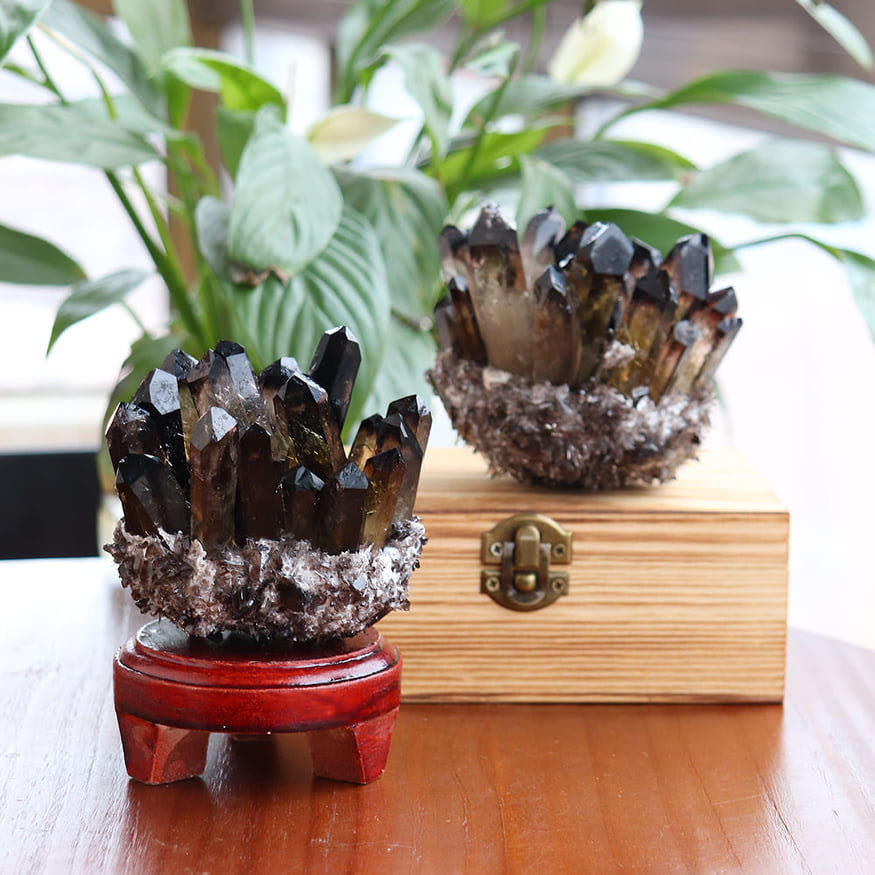 Decorazione con pietra preziosa a grappolo di quarzo fumé naturale Olivenorma