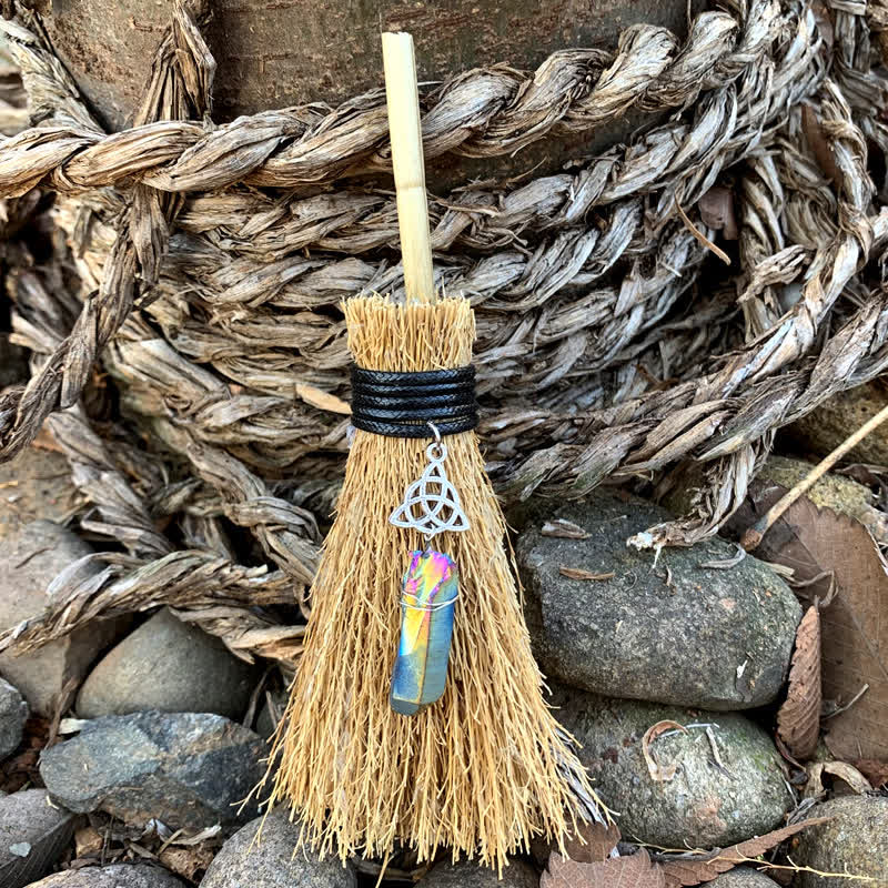 Olivenorma Mini scopa fatta a mano in cristallo ornamentale