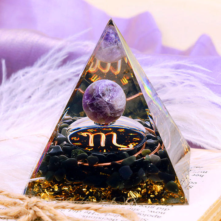Sfera di ametista Olivenorma con piramide di orgone dello zodiaco Scorpione in ossidiana 