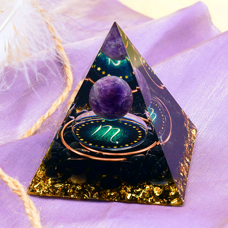 Sfera di ametista Olivenorma con piramide di orgone dello zodiaco Scorpione in ossidiana 