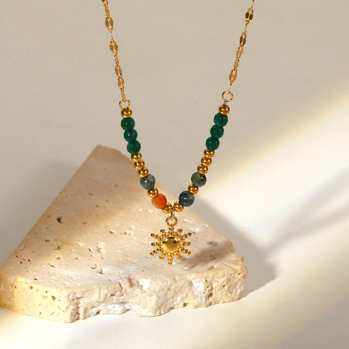 Collana con ciondolo in pietra del sole con labradorite e smeraldo Olivenorma