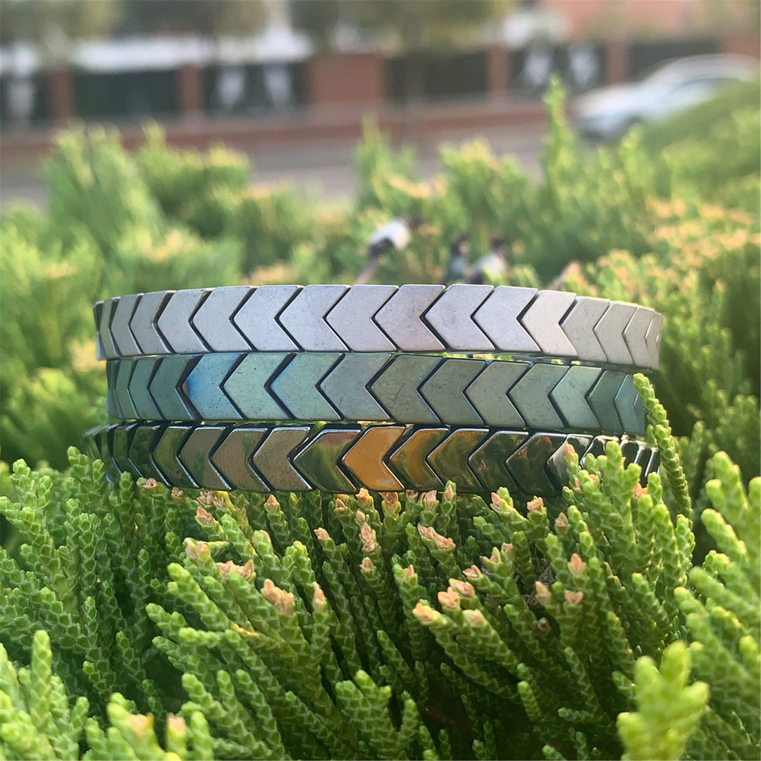 Bracciale regolabile Olivenorma con frecce in ematite opaca