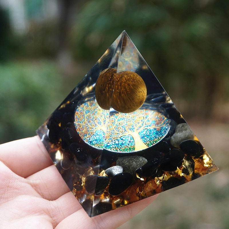 Sfera di occhio di tigre Olivenorma e piramide di protezione in ossidiana