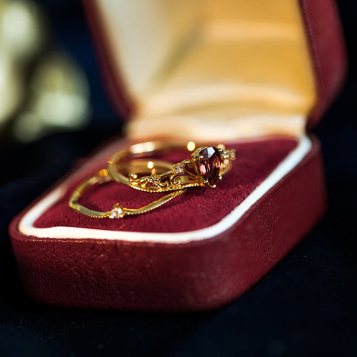 Olivenorma Red Garnet Crown Anello regolabile impilabile