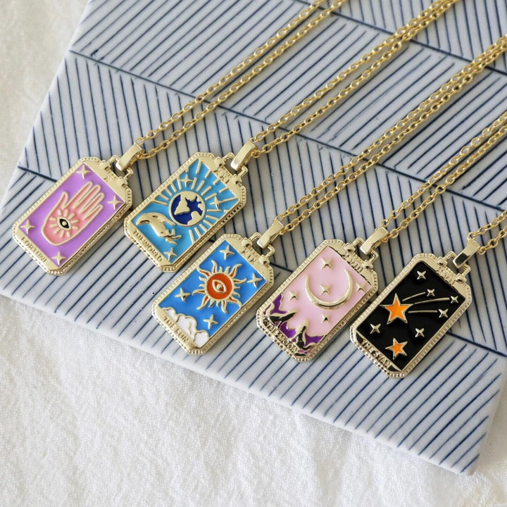 Collana con goccia di olio di elemento della carta dei tarocchi retrò Olivenorma