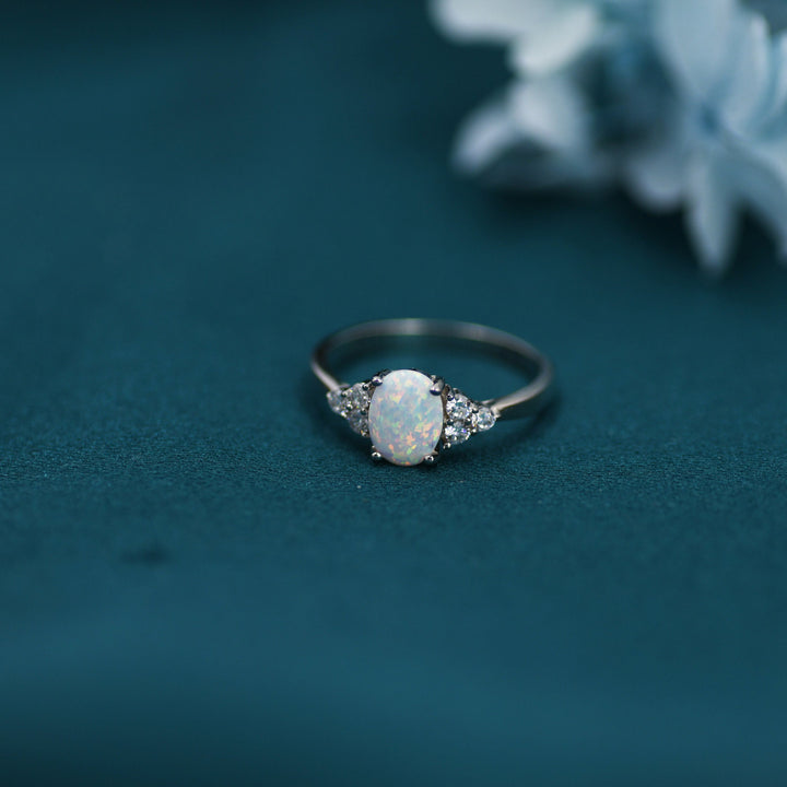 Anello Olivenorma Delicato Opale Ovale