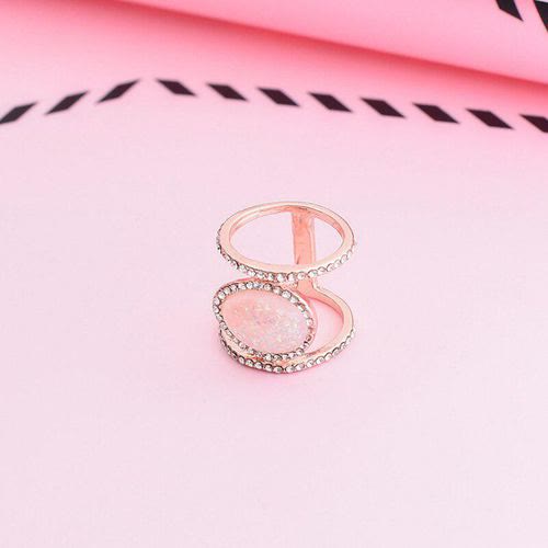 Anello con pietra di luna irregolare Olivenorma