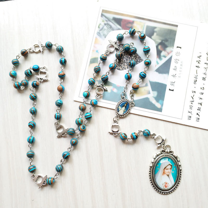Collana con ciondolo a forma di medaglia sacra della signora in malachite e azzurrite Olivenorma