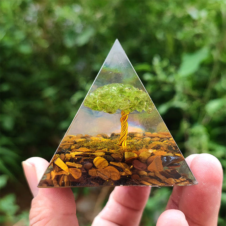 Piramide di orgone Olivenorma Tiger Eye con Peridot Tree Of Life