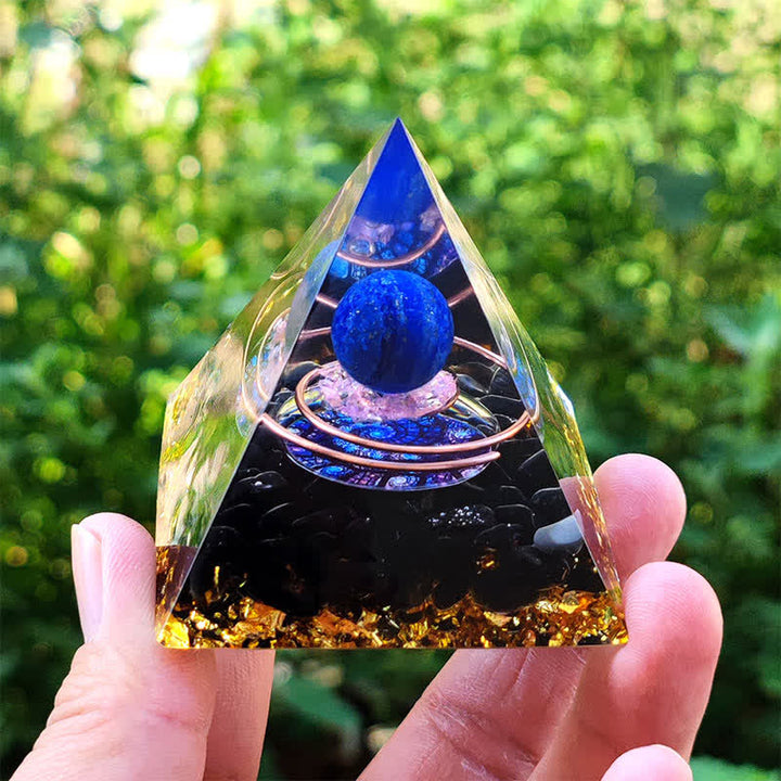 Sfera di lapislazzuli Olivenorma con piramide di orgone di ossidiana 