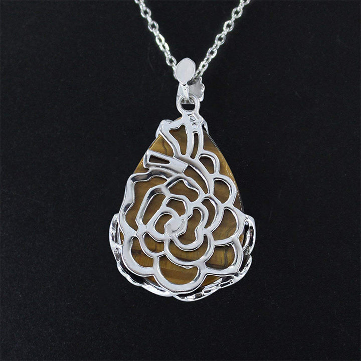 Collana con goccia d'acqua in pietra naturale e prugna
