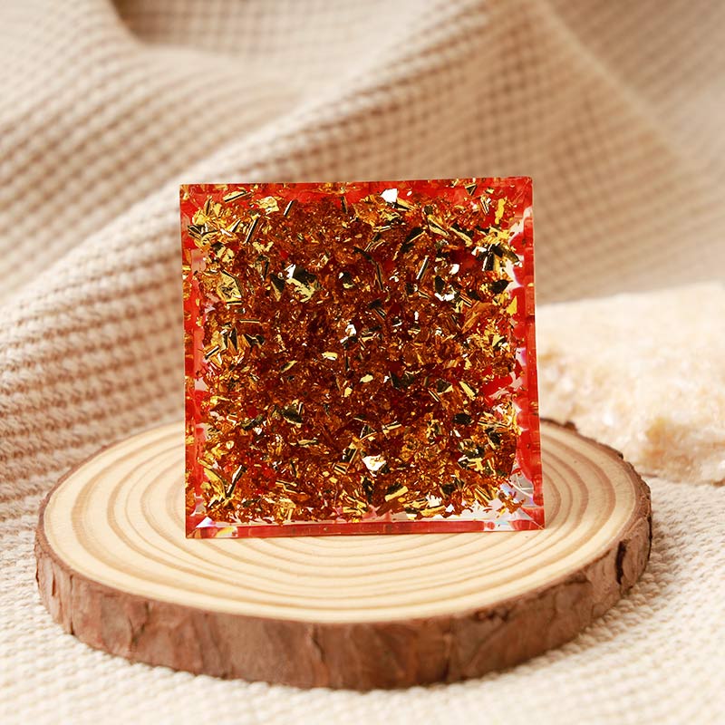Olivenorma Opale con Corallo Rosso Hamsa Orgone Piramide 