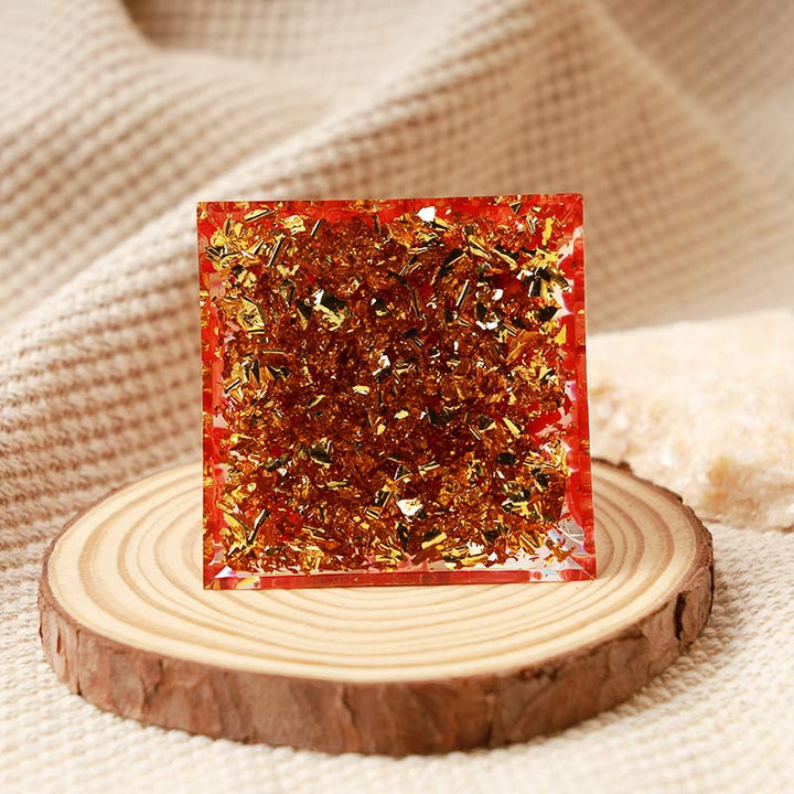 Olivenorma Opale con Corallo Rosso Hamsa Orgone Piramide 
